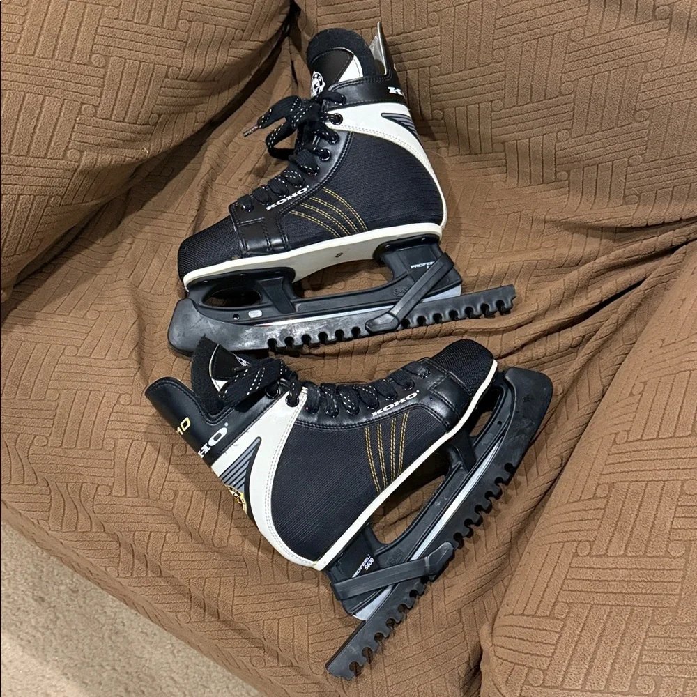 Men's Black and White Ice Skates - Picture 3 of 5